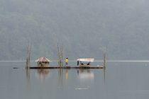 Pêcheur sur le lac Danau Tamblingan