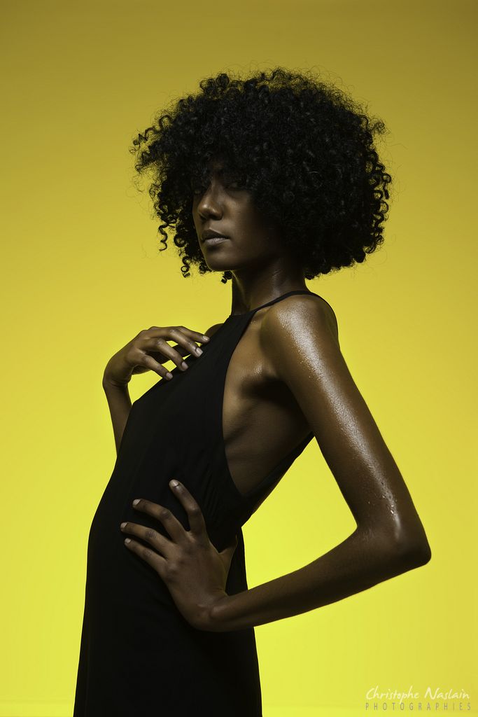 The black dress and the yellow wall (part II)