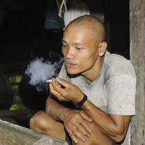 Cigarette après le repas du matin